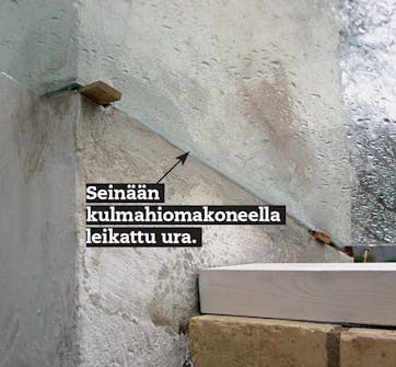 Lasi viedään hieman seinän sisään uriin. Lasikatto terassille: Lasi viedään hieman seinän sisään uriin